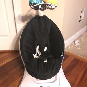 4moms mamaRoo 4infant seat- black classic